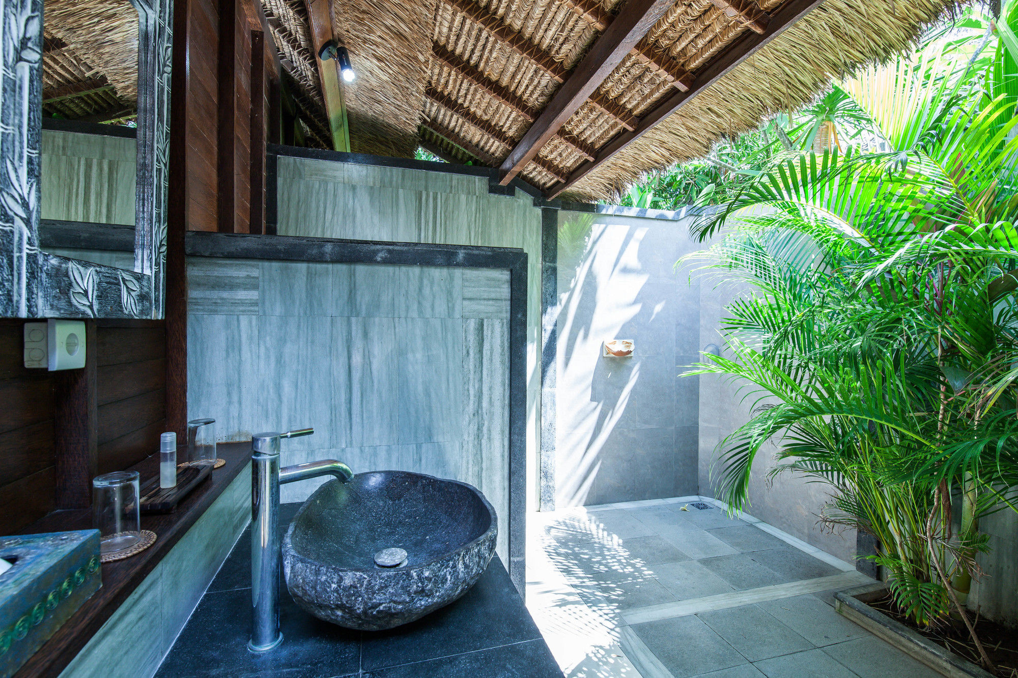 The Nichos Bungalows And Villas Nusa Lembongan Exterior photo